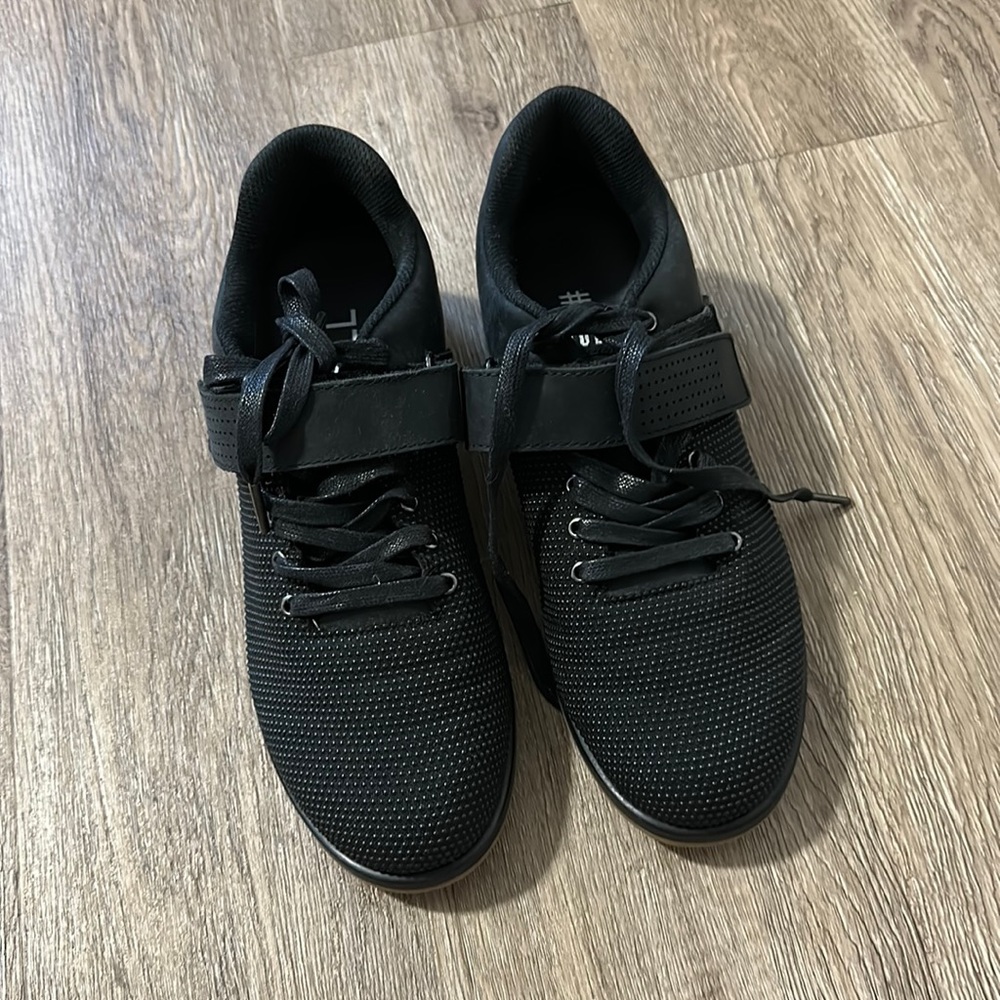 Black NOBULL women’s lifting shoes